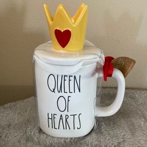 Rae dunn x Disney queen of hearts mug nwt